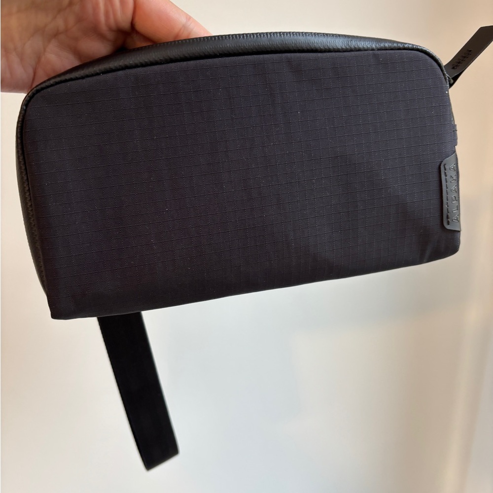 Alpaka Flight Pouch - Black Men's Travel Pouch